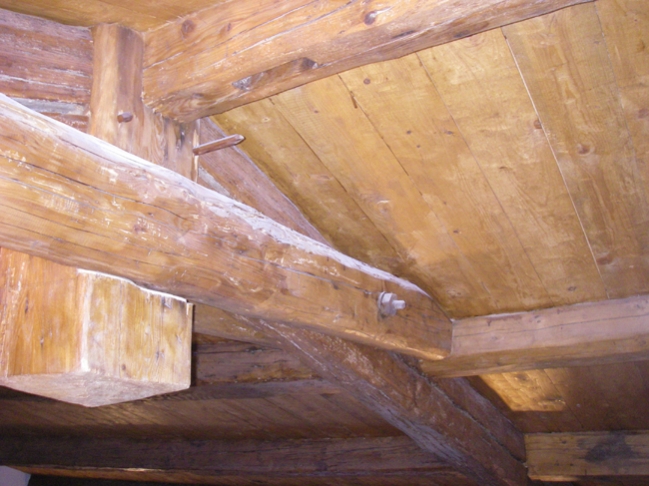 plafond en planche vieillie