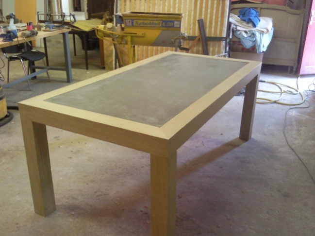 Table en béton ductal