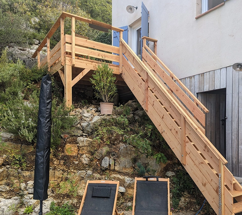 Spécialiste de l'ossature bois maison carport kiosque 